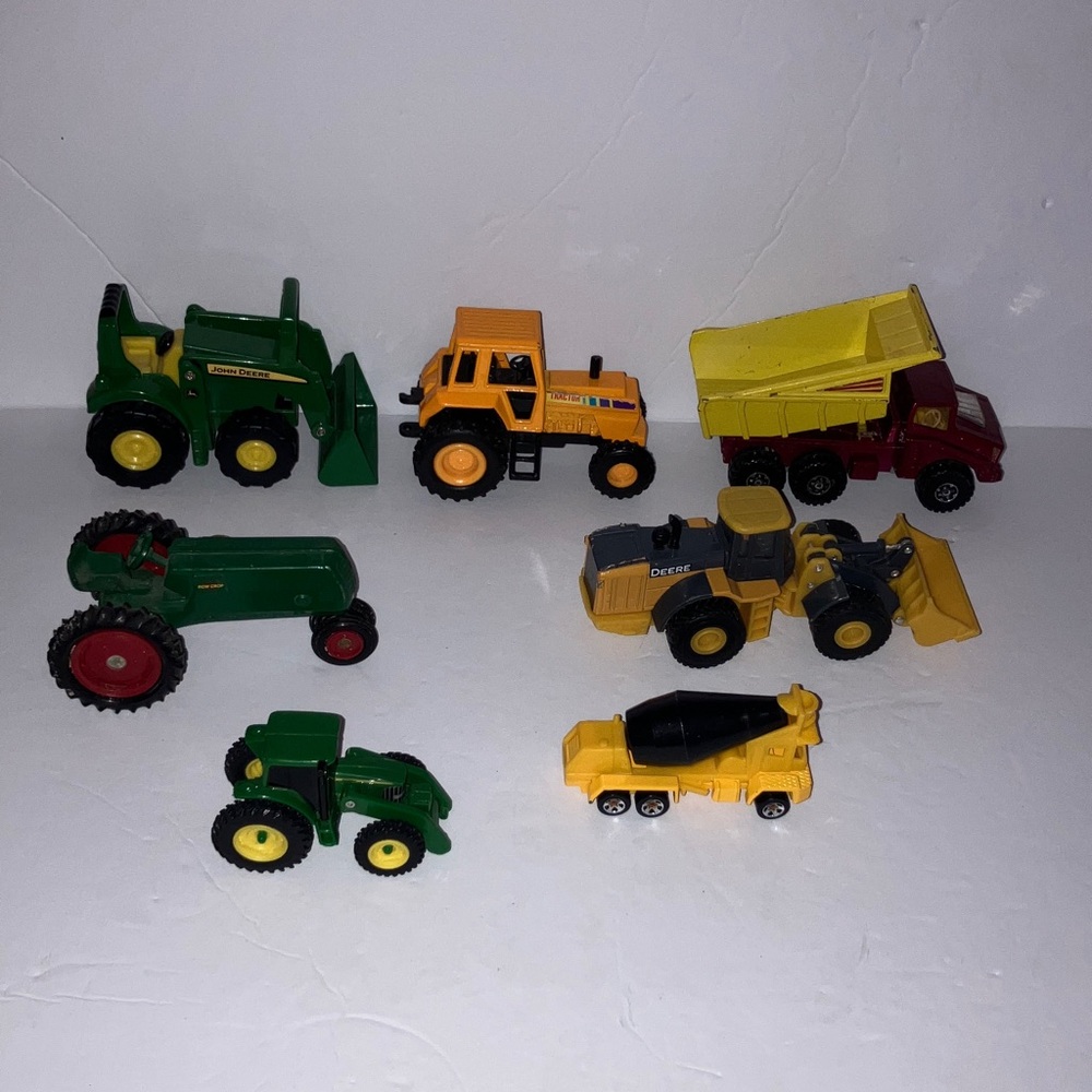 Farm & Construction Heavy‎ Equipment Tractors Toy Assortment of 7 Vehicles